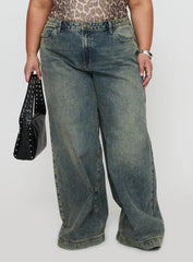 Ribbon Stamp Low Rise Wide Leg Jeans Antique Wash Curve
